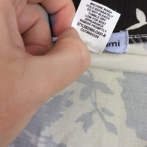 Kim & Cami Floral top Size 5x - Picture 4 of 4